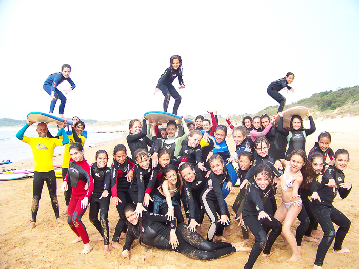 surf-para-ninos-familias-activas-escuela-cantabra-de-surf-sorteo-curso-de-surf-9