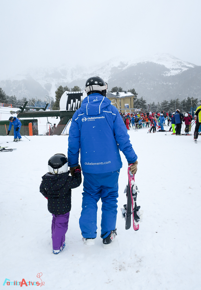 esquiar-en-la-molina-actividades-para-familias-clubelements-cursos-de-esqui-para-ninos