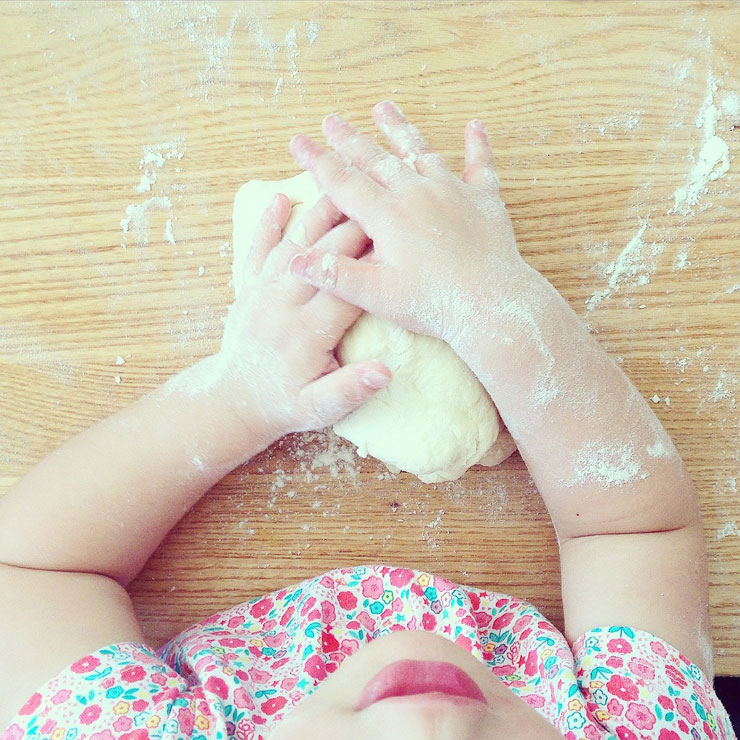 Beneficios de enseñar a los niños a cocinar