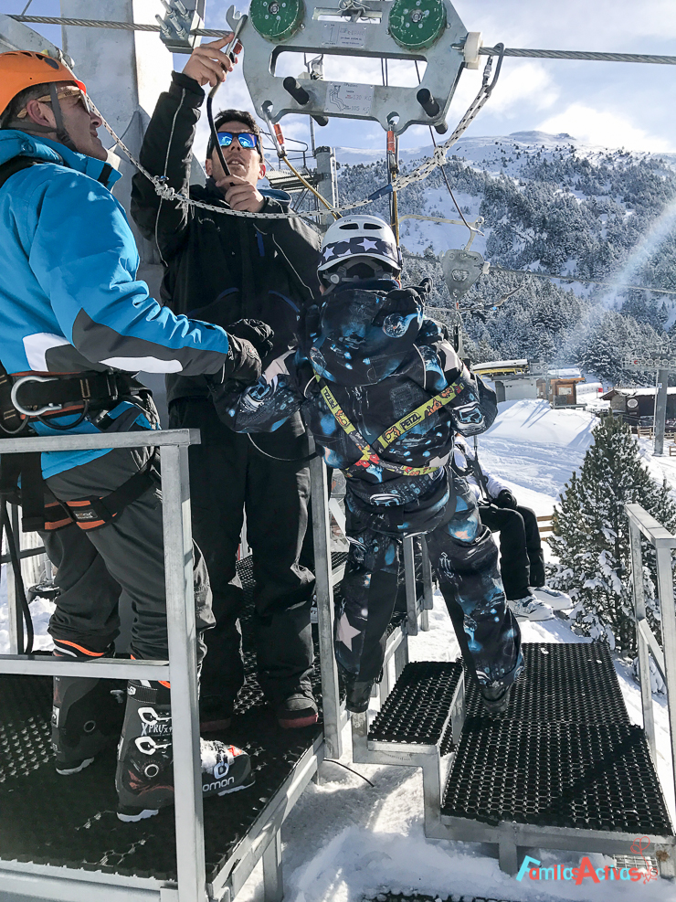 esquiar-con-ninos-programa-infanti-mont-magic-en-grandvalira-25