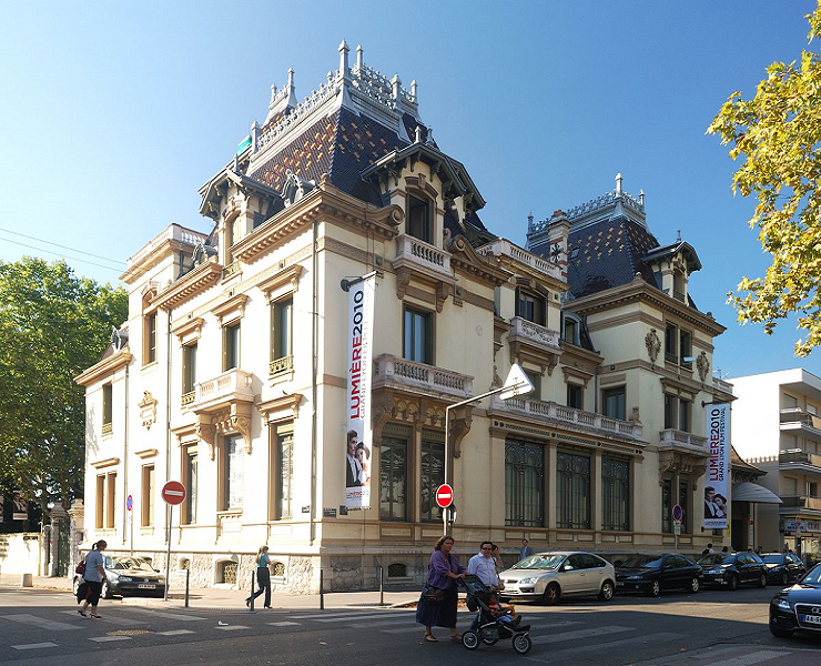 El Instituto Lumiére en Lyon alberga la casa museo y la cinemateca.