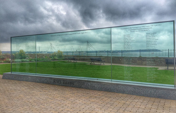 El Titanic Memorial Garden se encuentra a unos veinte minutos a pie del centro de Cobh.